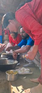 J17-06 Le repas traditionnel népalais