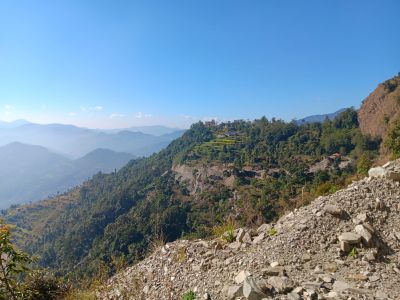 J18-04 Bord du chemin menant à l'école
