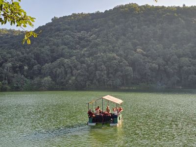 J06-05 La caravane sur le lac