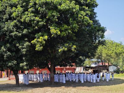 J10-02 Arrivée à l'ashram Harihar School