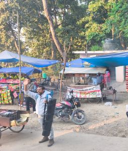 J16-04 Le dernier geste d'au revoir