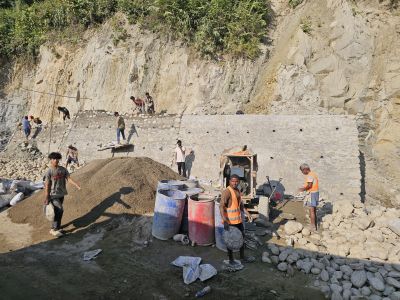 J14-04 La route est en chantier encore pour de longs mois