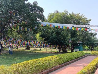 J15-10 Les prières accompagnent le site