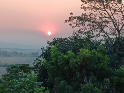 J13-15 Le soir tombe. Nous quittons l'ashram enrichis d'une lumière nouvelle