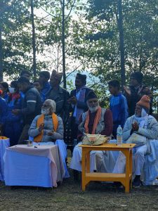 J19-04 Plusieurs représentants locaux étaient présents à la fête