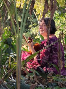 J12-15 Emmanuelle au violon