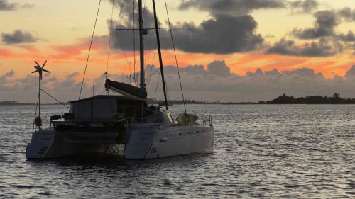 J09-01-Catamaran