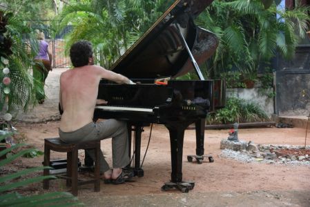 Concert intimiste dans un petit jardin
