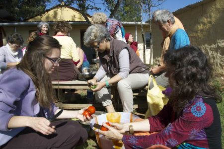 Ashram d'Ooti - Les Caravaniers préparent le déjeuner