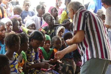 Haïdar distribue les graines