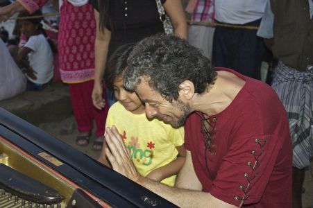Cap Comorin, concert au lever du soleil - Puis avec la fille