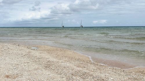 J06-01-Catamarans