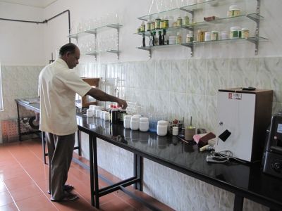 Pulpally - Visite de Dhanwanthari, jardin de plantes médicinales