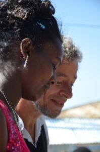 La jeune mariée et Marc au piano