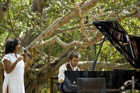 Duo improvisé chant traditionnel et piano